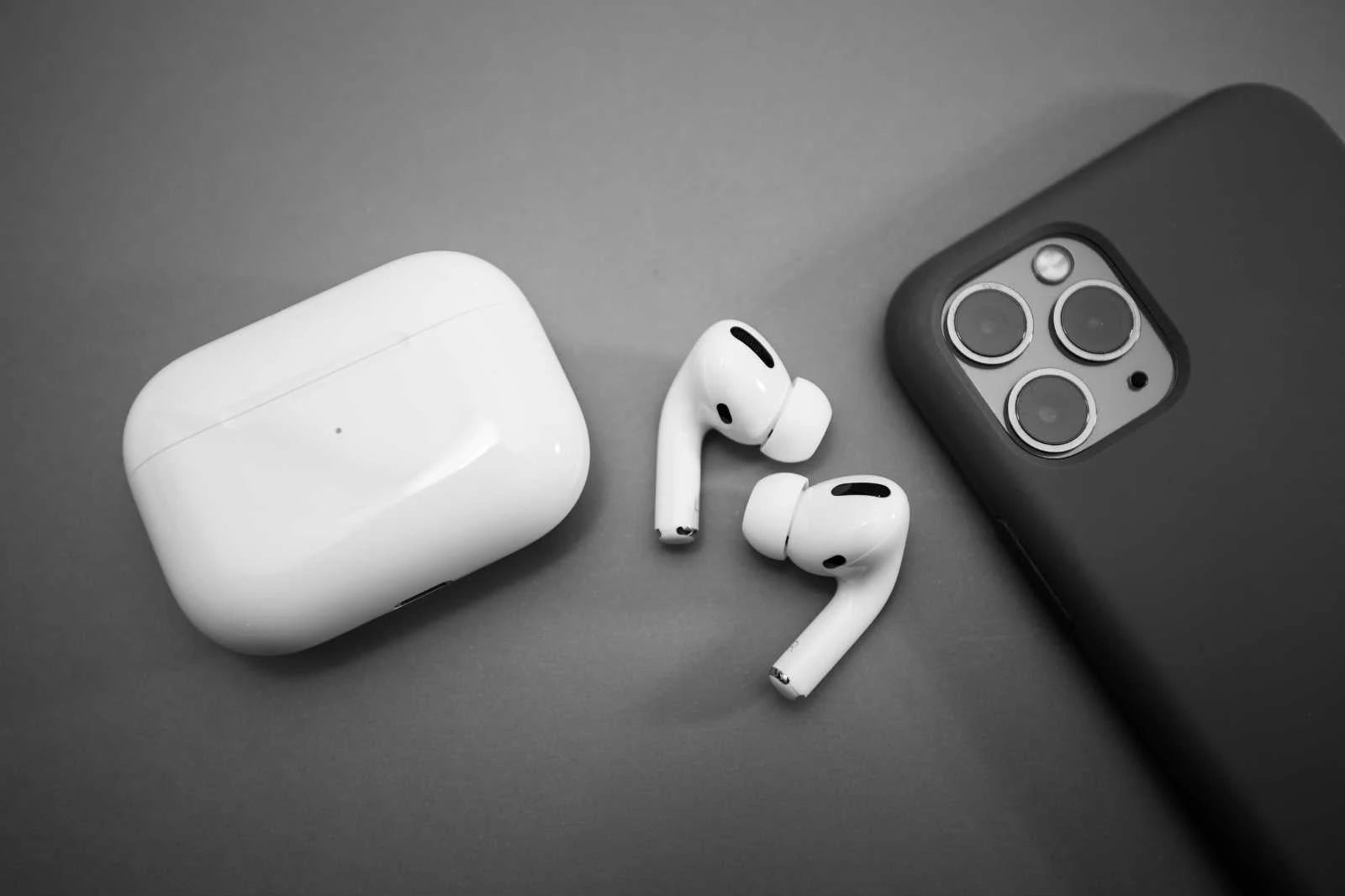 The Top 5 Airpods Pro Cases in 2020!